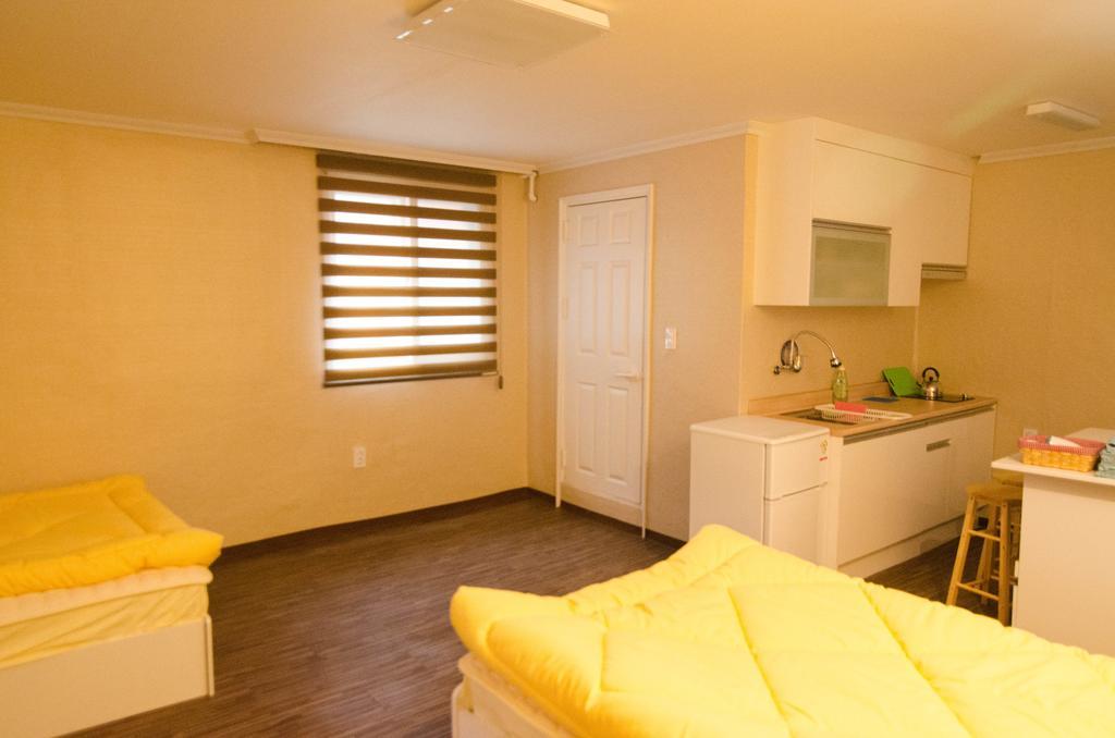 Yakorea Hostel Hongdae Сеул Екстер'єр фото