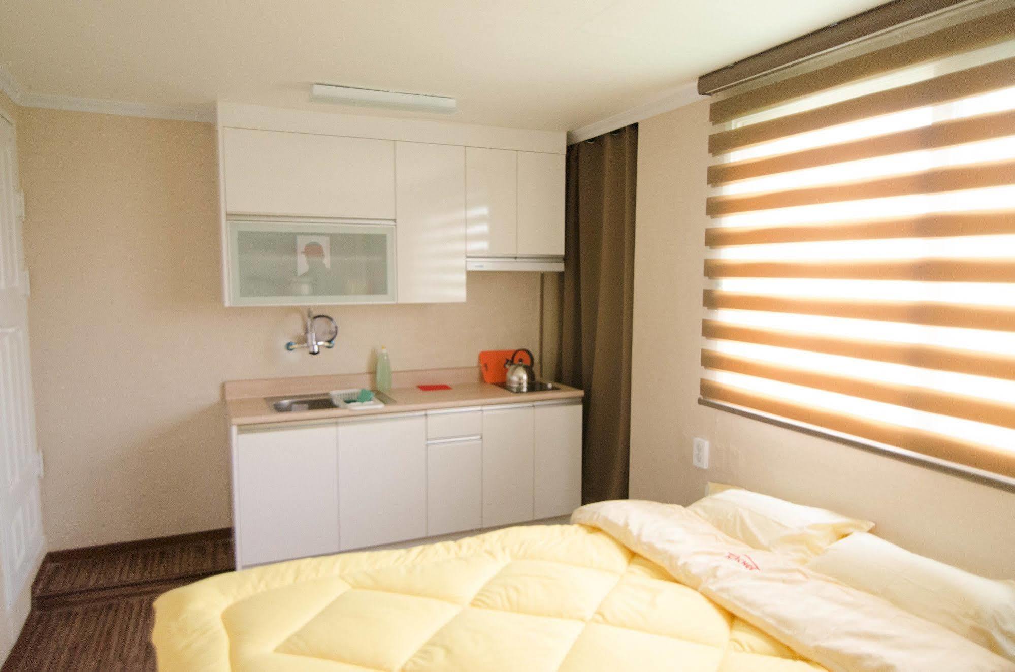Yakorea Hostel Hongdae Сеул Екстер'єр фото
