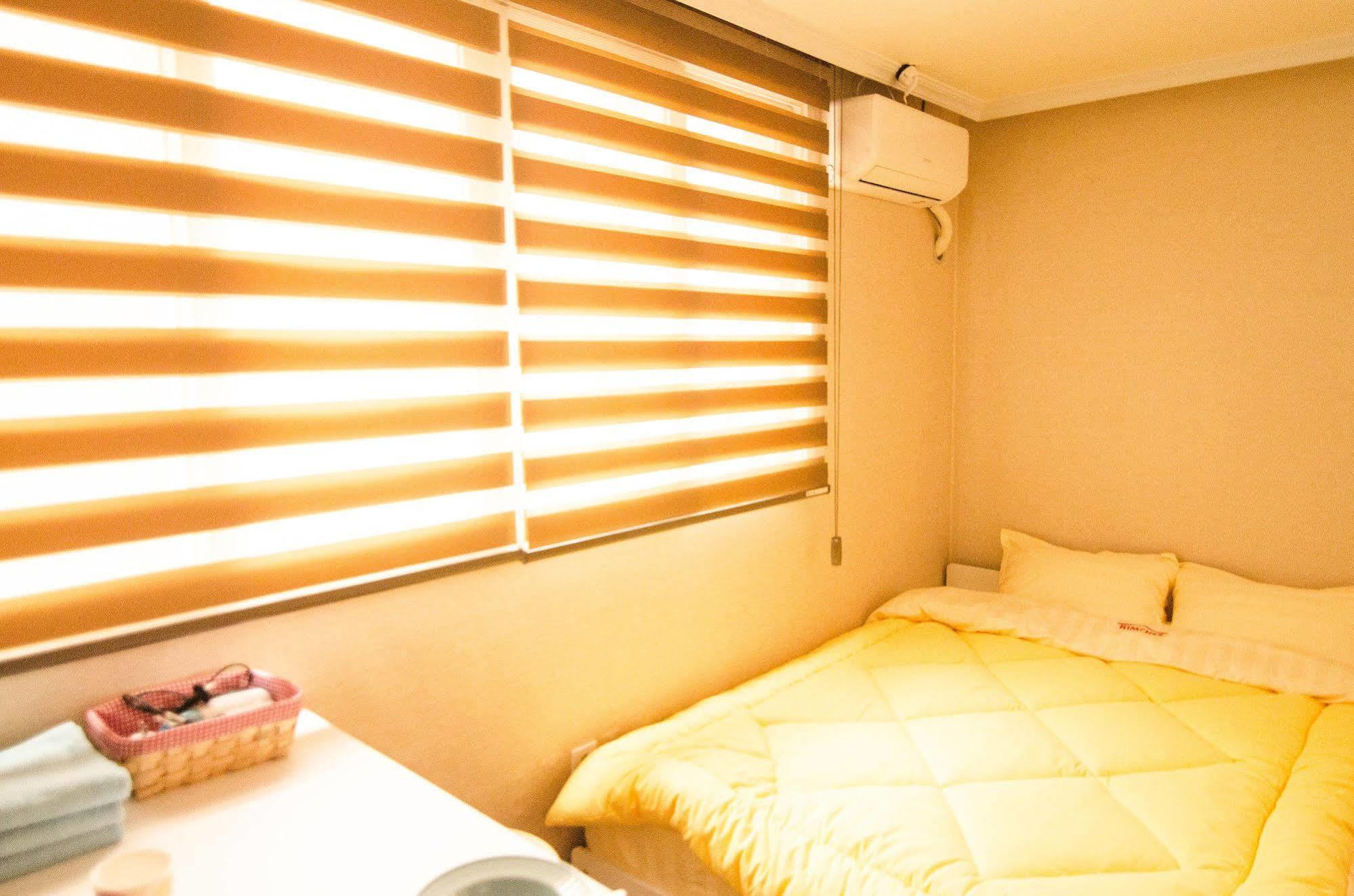 Yakorea Hostel Hongdae Сеул Екстер'єр фото