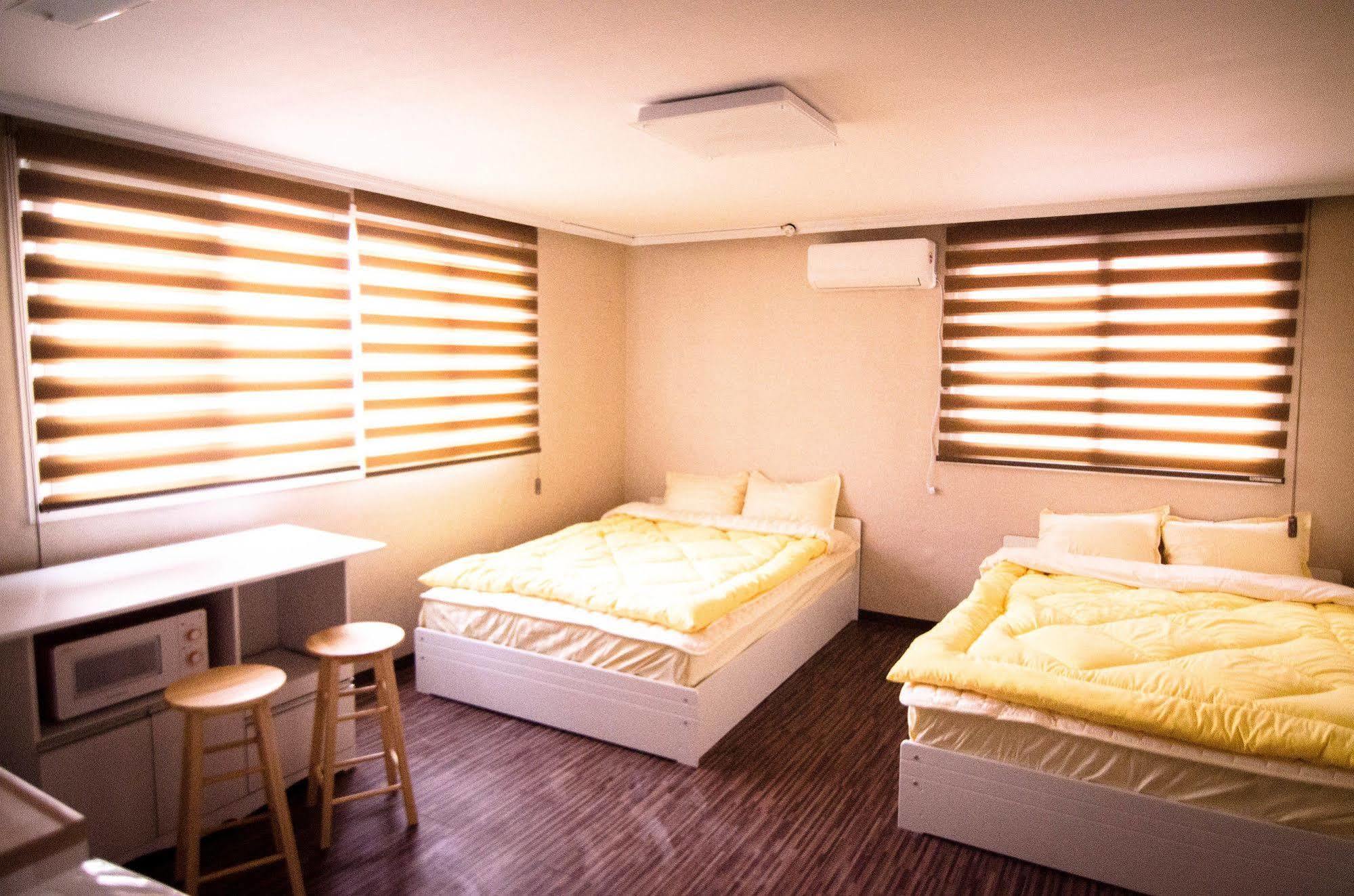 Yakorea Hostel Hongdae Сеул Екстер'єр фото