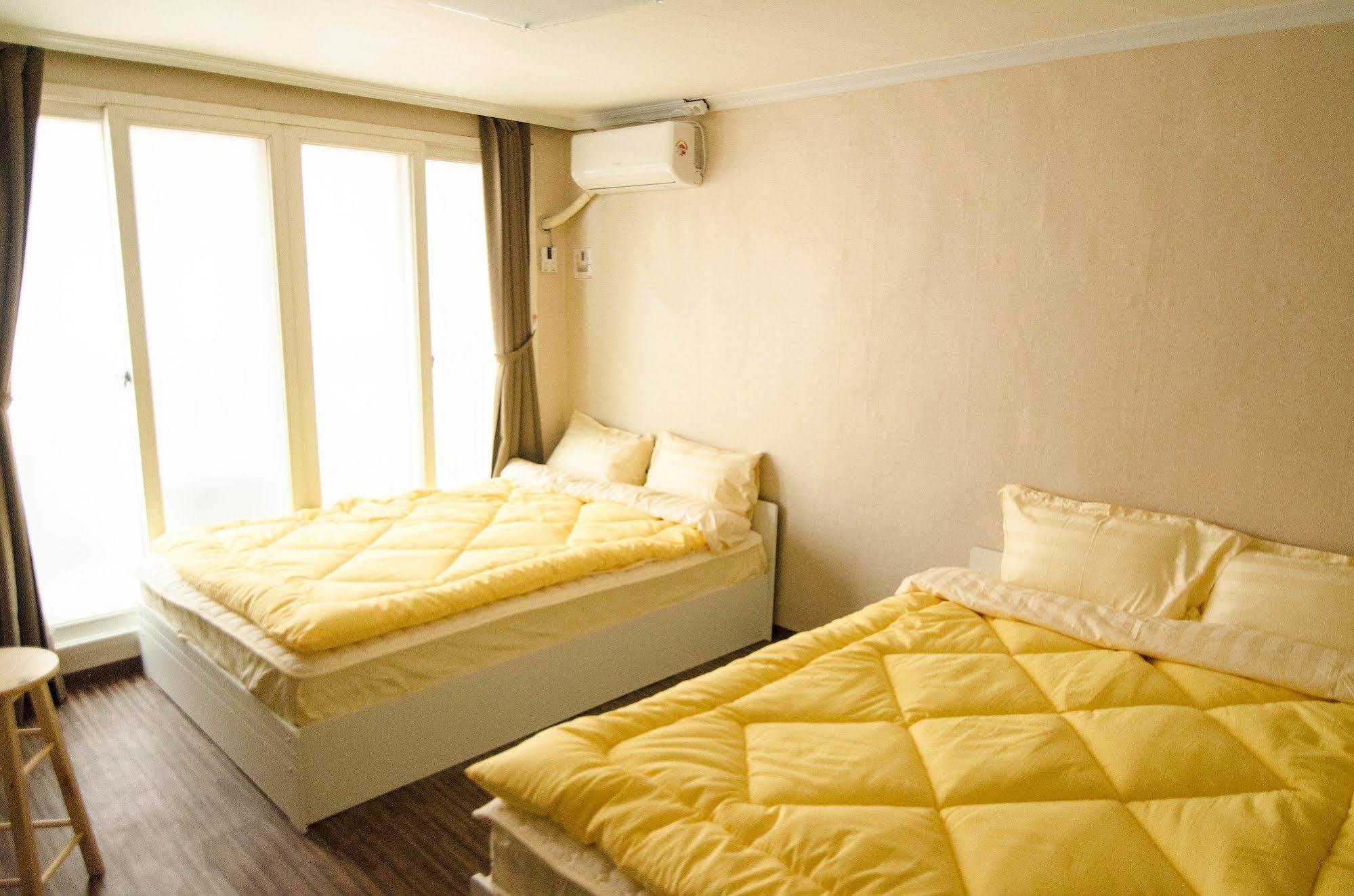 Yakorea Hostel Hongdae Сеул Екстер'єр фото