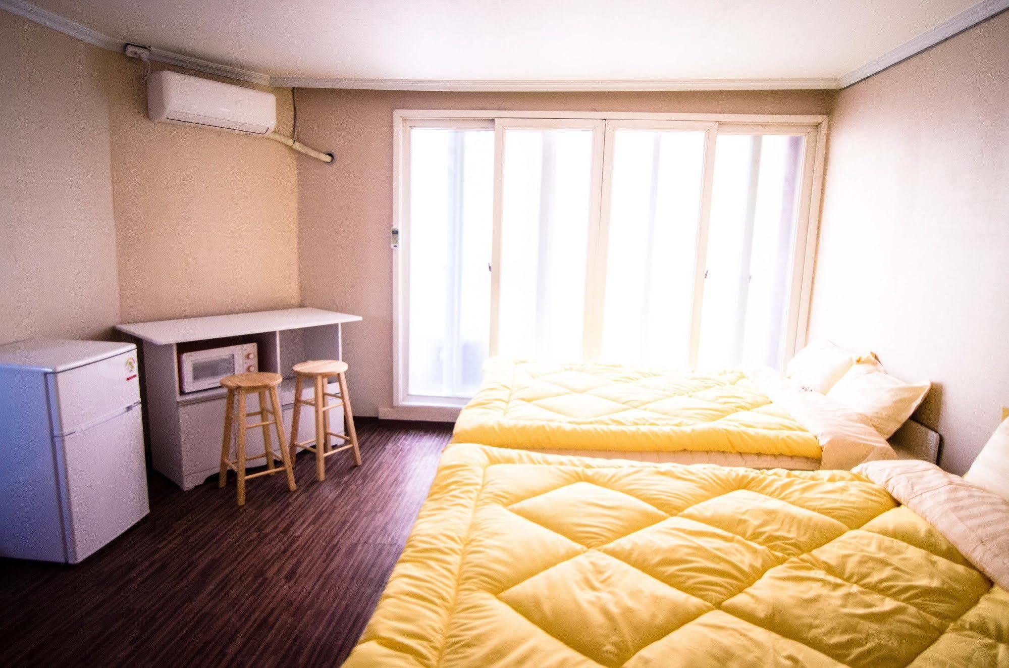 Yakorea Hostel Hongdae Сеул Екстер'єр фото