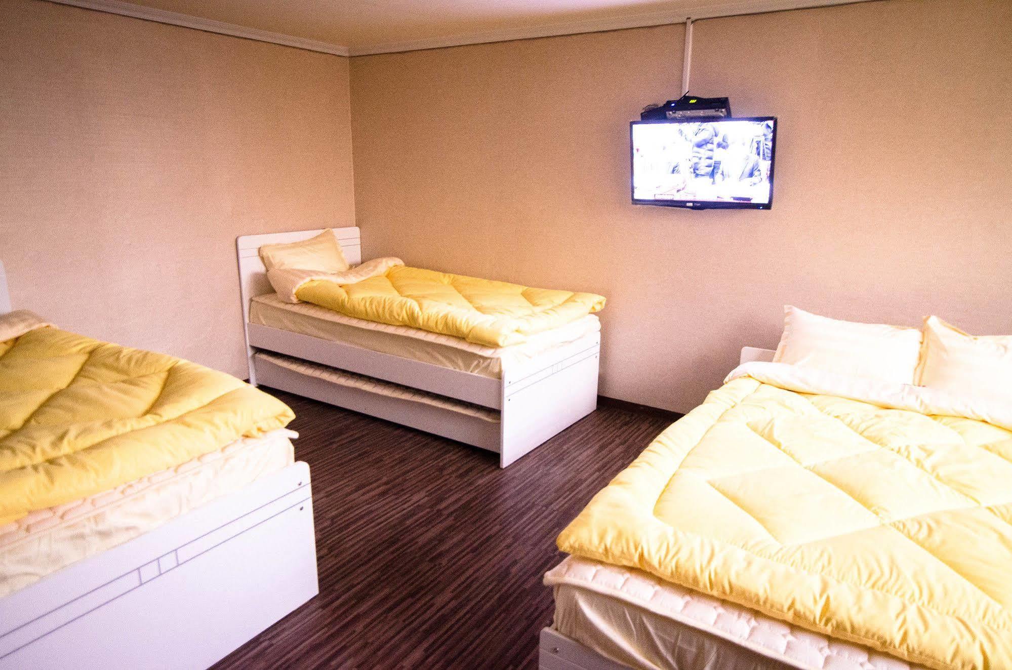 Yakorea Hostel Hongdae Сеул Екстер'єр фото